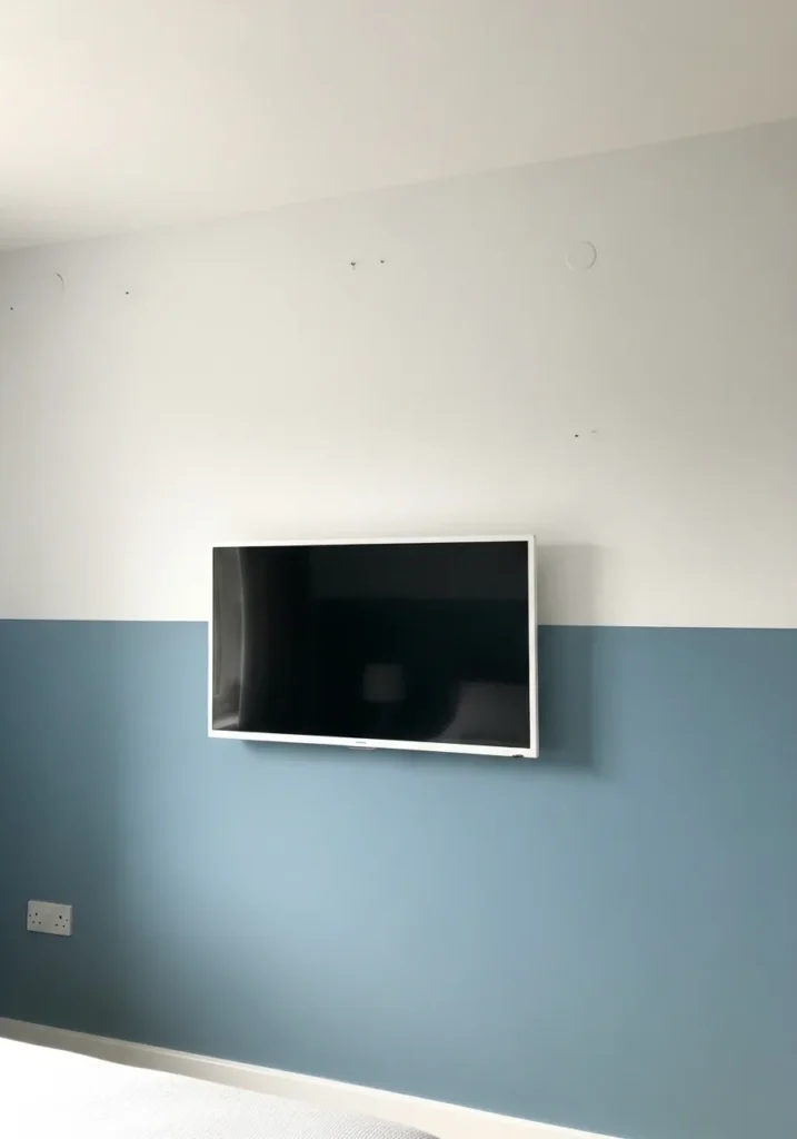 Two-Tone Horizontal Split