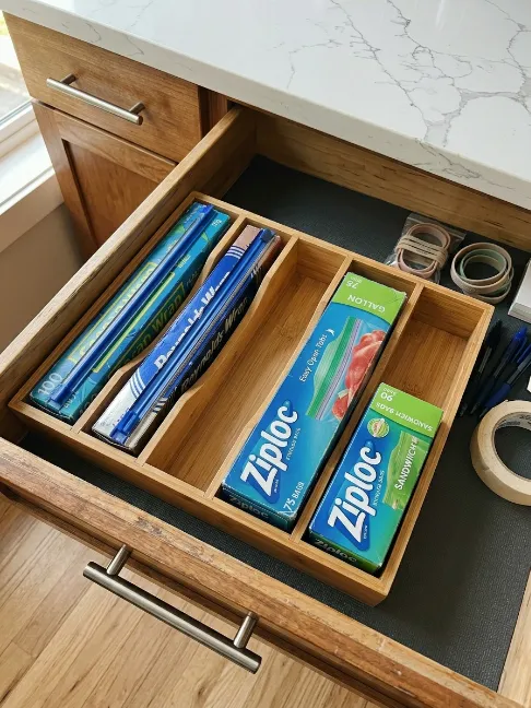 A Dish Rack As A Lid Organizer
